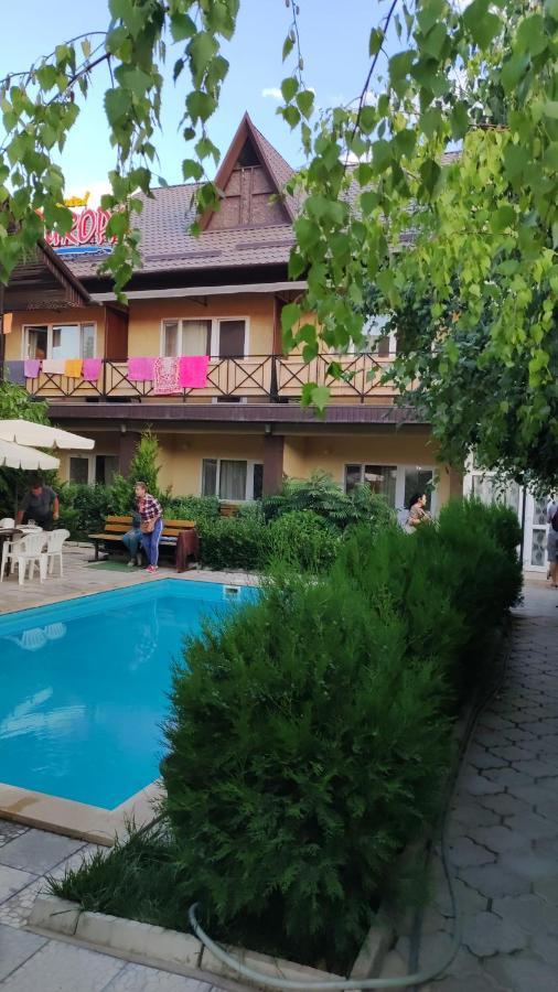Evropa Hotel Bosteri ภายนอก รูปภาพ
